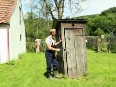 Ginger skank urinating