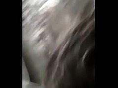 Madura coge mientras se esconde de su hija, es una puta - video completo en : http://short.pe/MaduritaAEscondidas