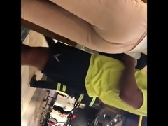Sexy Spanish girl with a nice wedge at the mall part 1