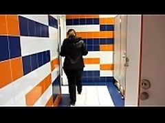 Golden shower in public places, bbw with a big ass and with a hairy pussy pissing on the stairs in the common entrance.